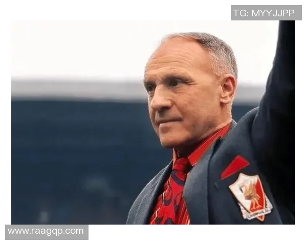 从球场巨星到全能达人细数那些成功转型的传奇足球球员