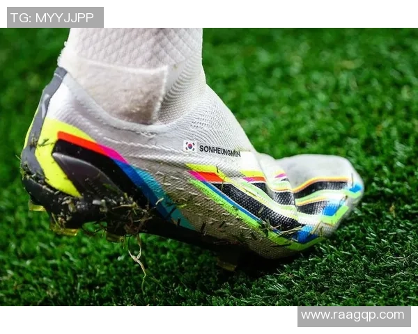 哪位著名球星因足球鞋买小而成就了赛场上的独特传奇故事